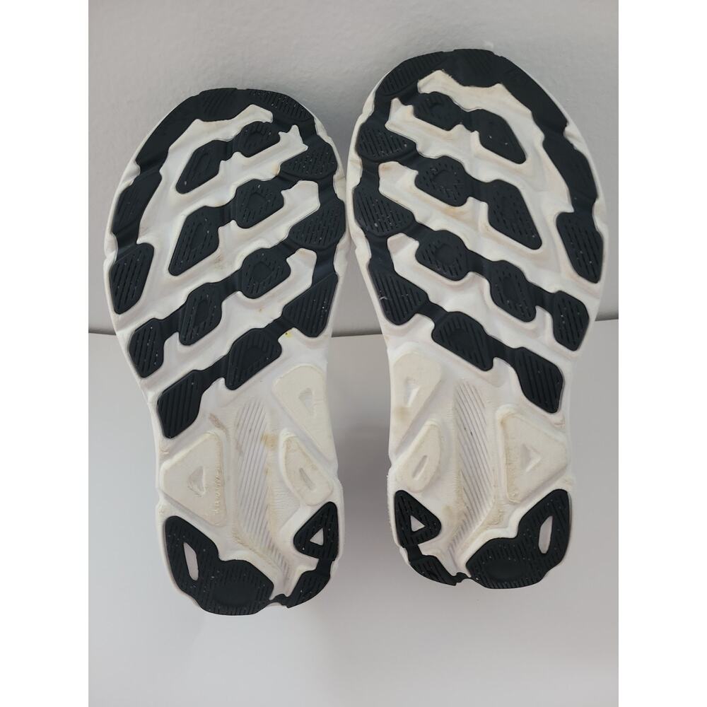 8.5 Hoka Women's Clifton 9 Black/White, Running Shoes-US 8.5 B - Picture 9 of 13